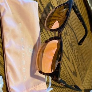 NWT Blenders sunglasses